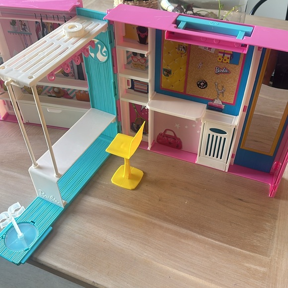 2019 Barbie Mattel Pink Folding Dream Closet Wardrobe Carry Case USED - Picture 4 of 10